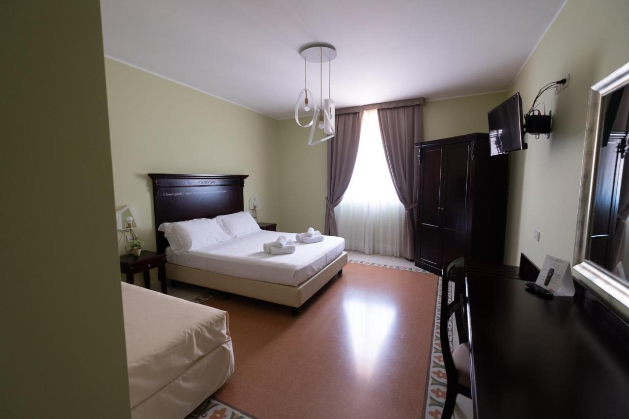 Hotel Borgo Di Ciaula Santa Flavia Exterior foto