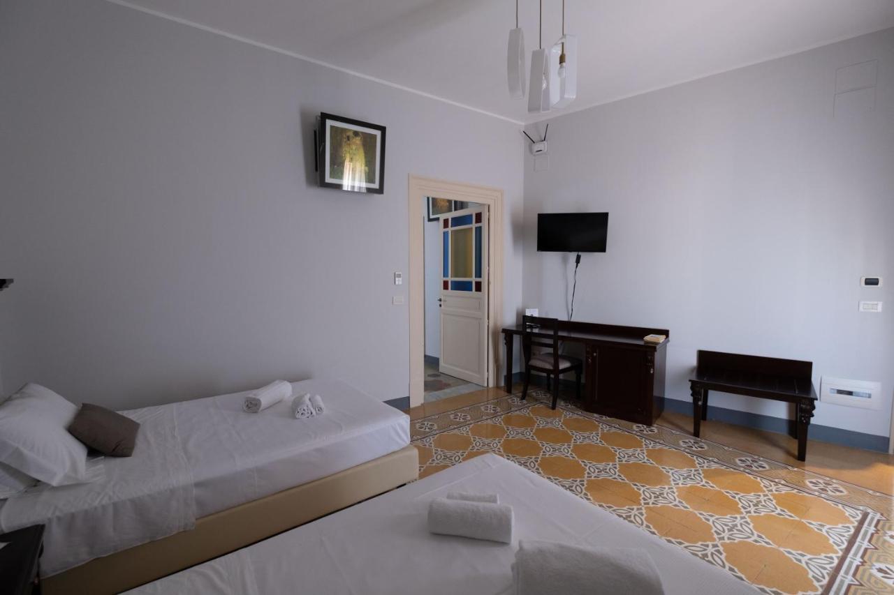 Hotel Borgo Di Ciaula Santa Flavia Exterior foto